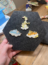 Load image into Gallery viewer, Pooh Bear Pins

